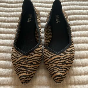 MIA animal print flats Size 8.5